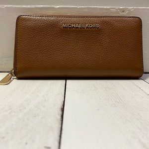 Michael Kors Classic Tan Women’s Wallet